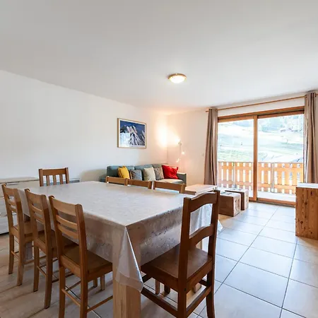 3-bedroom In Apartament *